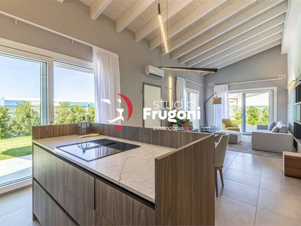 casa indipendente in vendita a Puegnago del Garda