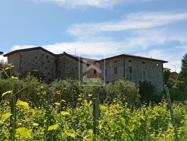 casa indipendente in vendita a Puegnago del Garda