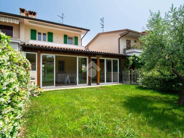 casa indipendente in vendita a Puegnago del Garda