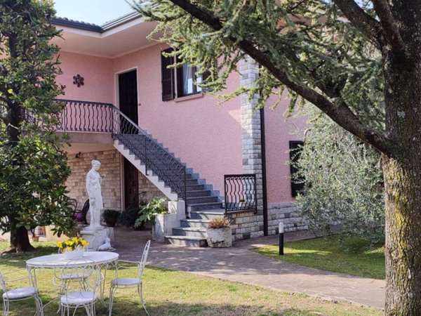 casa indipendente in vendita a Puegnago del Garda