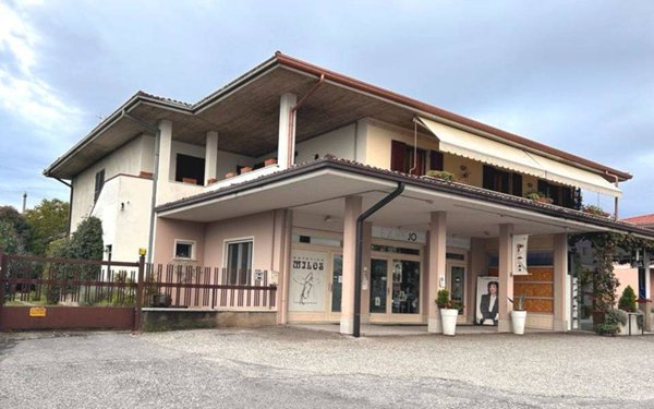 negozio in vendita a Puegnago del Garda