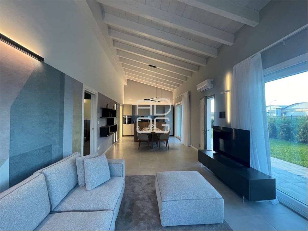 casa indipendente in vendita a Puegnago del Garda