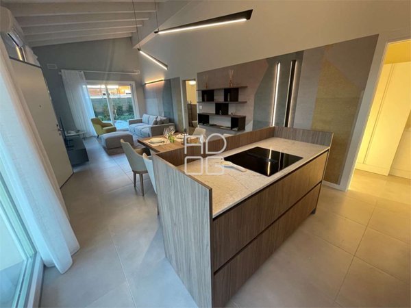 casa indipendente in vendita a Puegnago del Garda