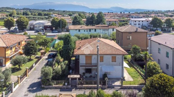 casa indipendente in vendita a Puegnago del Garda
