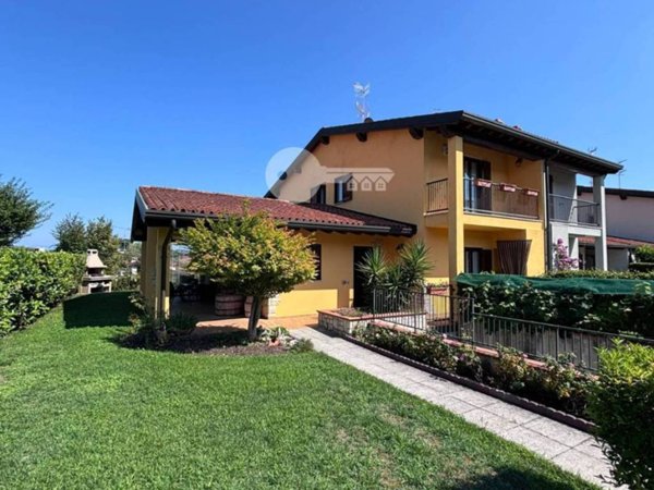 casa indipendente in vendita a Puegnago del Garda
