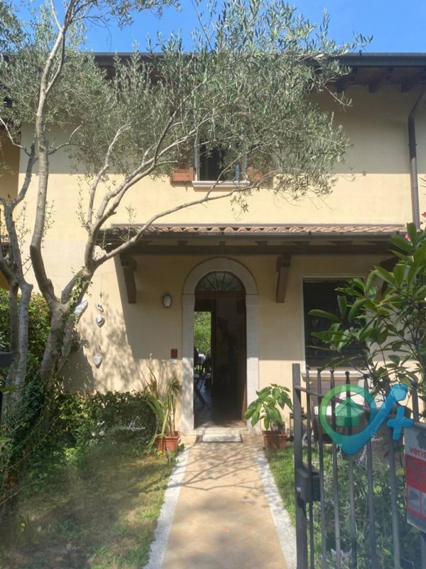 casa indipendente in vendita a Puegnago del Garda