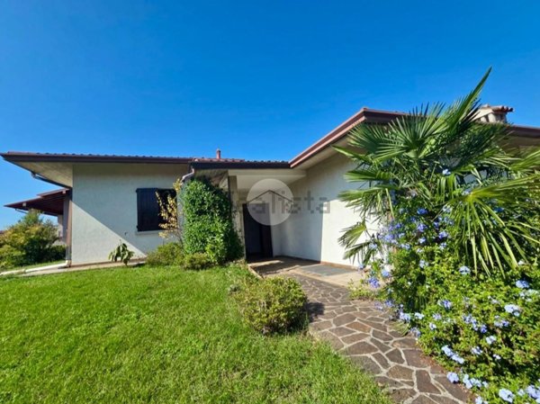 casa indipendente in vendita a Puegnago del Garda