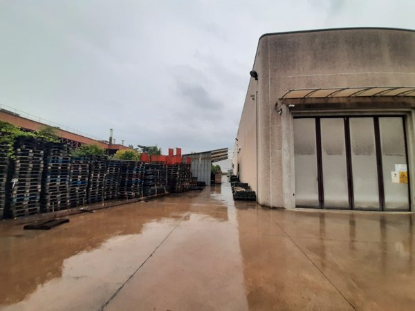 capannone in vendita a Puegnago del Garda