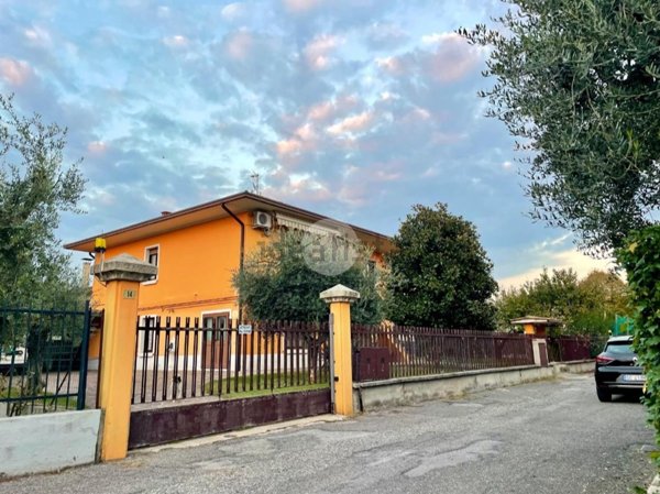casa indipendente in vendita a Puegnago del Garda
