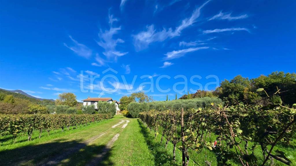 casa indipendente in vendita a Puegnago del Garda