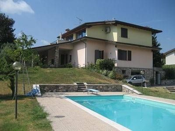 casa indipendente in vendita a Puegnago del Garda