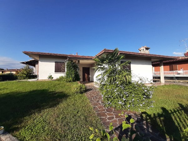 casa indipendente in vendita a Puegnago del Garda