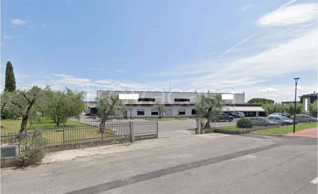 locale commerciale in vendita a Puegnago del Garda