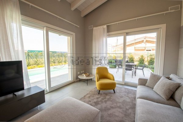 casa indipendente in vendita a Puegnago del Garda