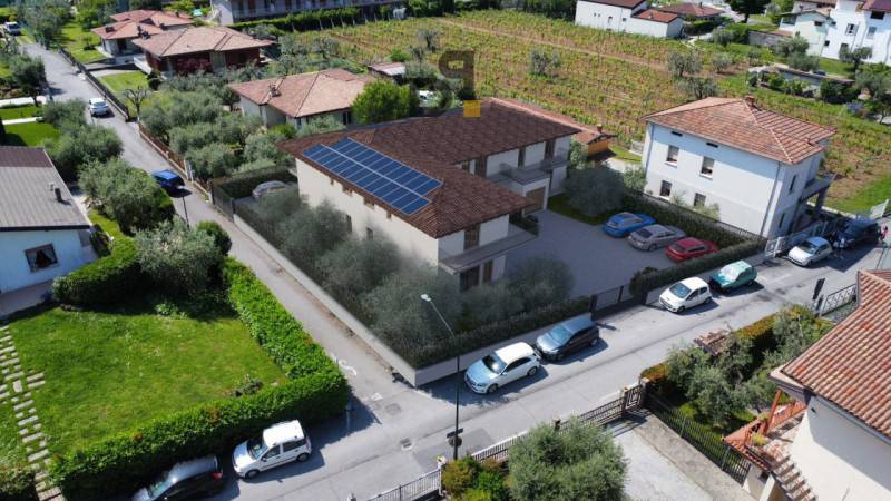 casa indipendente in vendita a Puegnago del Garda