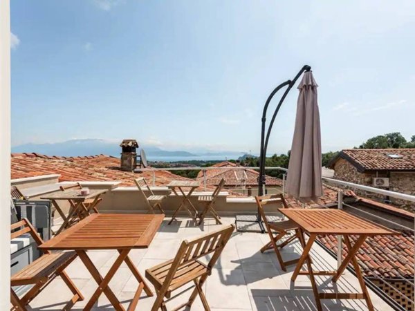 esavano in vendita a Puegnago del Garda