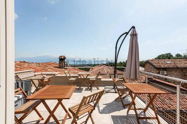 esavano in vendita a Puegnago del Garda