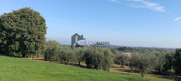 terreno edificabile in vendita a Puegnago del Garda