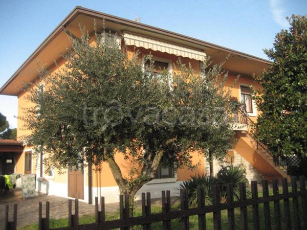 casa indipendente in vendita a Puegnago del Garda