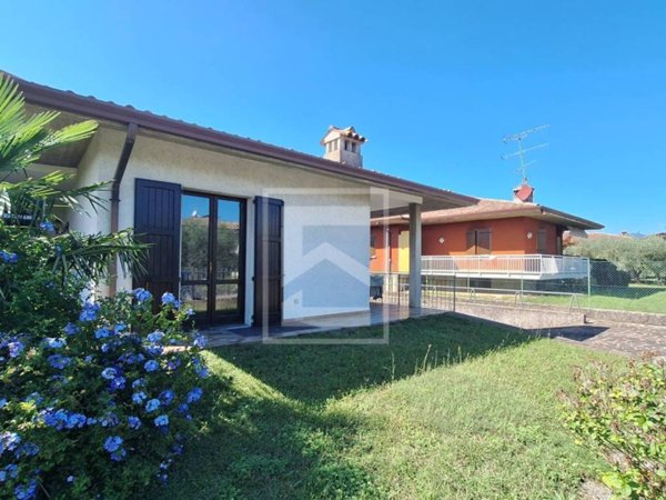 casa indipendente in vendita a Puegnago del Garda