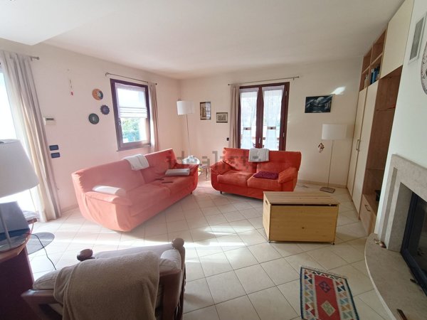 casa indipendente in vendita a Puegnago del Garda