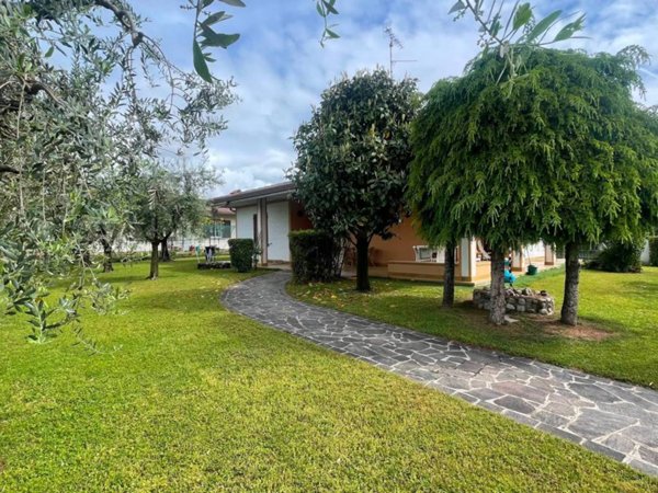 casa indipendente in vendita a Puegnago del Garda