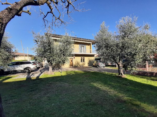 casa indipendente in vendita a Puegnago del Garda