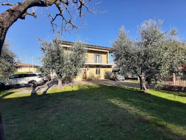 casa indipendente in vendita a Puegnago del Garda