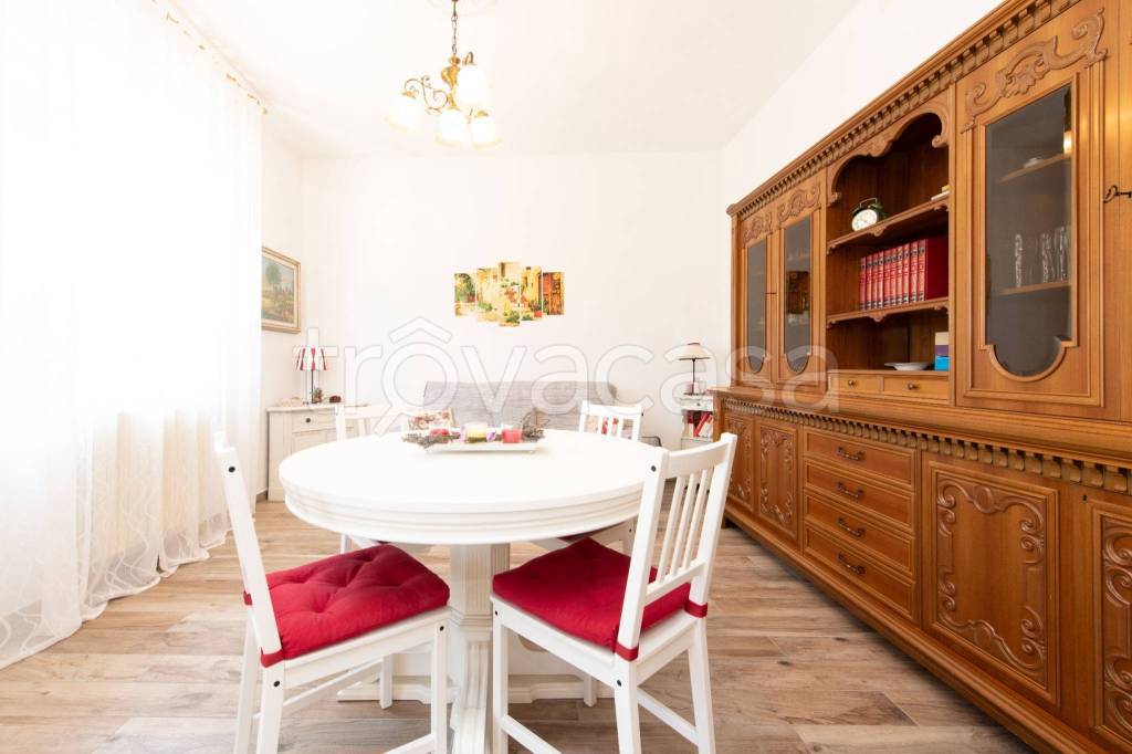 casa indipendente in vendita a Puegnago del Garda