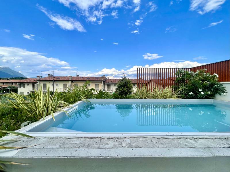 casa indipendente in vendita a Puegnago del Garda