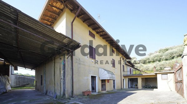 casa indipendente in vendita a Puegnago del Garda