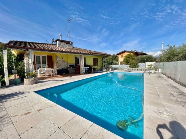 casa indipendente in vendita a Puegnago del Garda