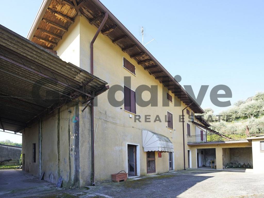 casa indipendente in vendita a Puegnago del Garda