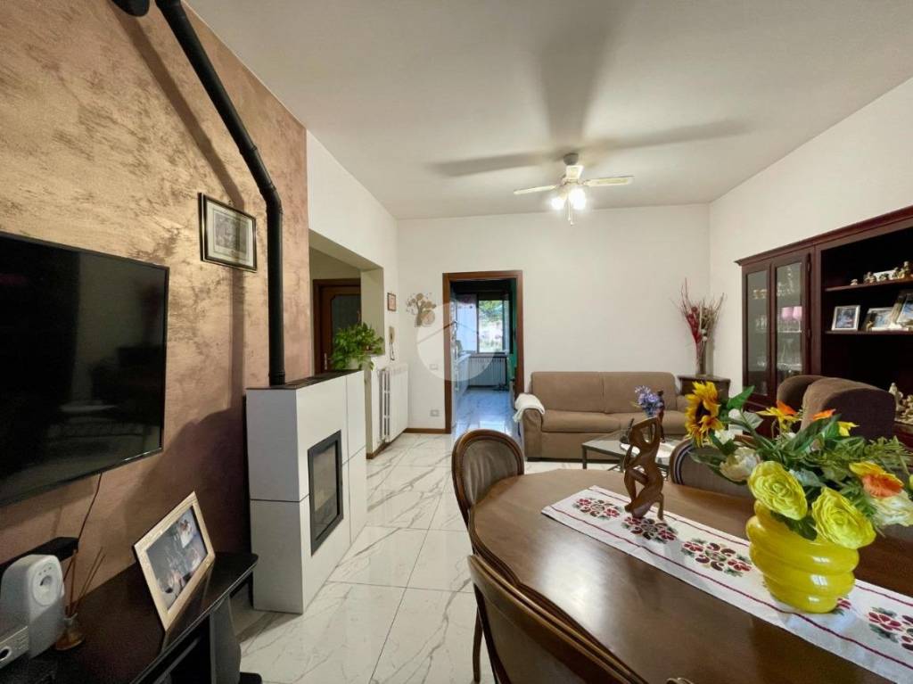 casa indipendente in vendita a Puegnago del Garda