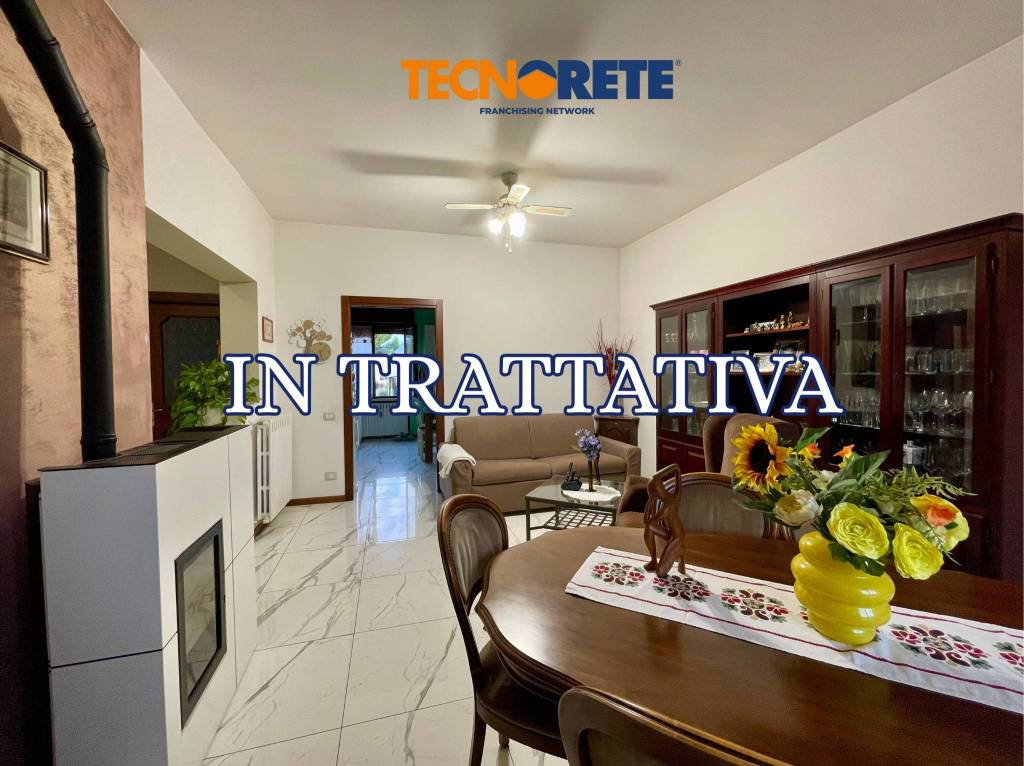casa indipendente in vendita a Puegnago del Garda