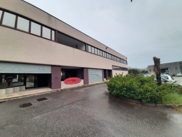 capannone in vendita a Puegnago del Garda