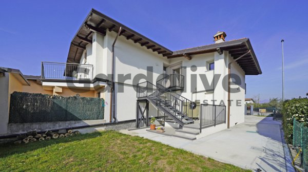casa indipendente in vendita a Puegnago del Garda
