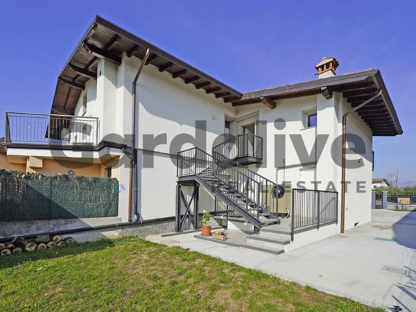 casa indipendente in vendita a Puegnago del Garda
