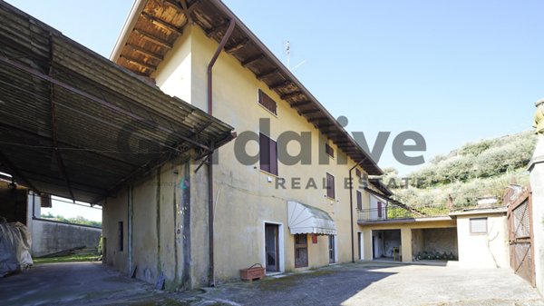 casa indipendente in vendita a Puegnago del Garda