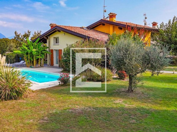 casa indipendente in vendita a Puegnago del Garda