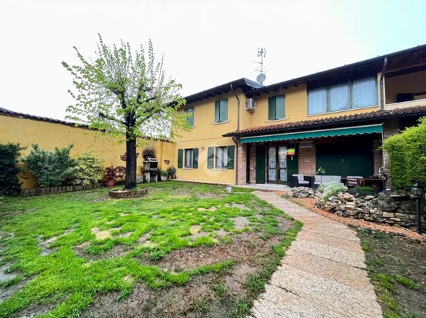 casa indipendente in vendita a Quinzano d'Oglio
