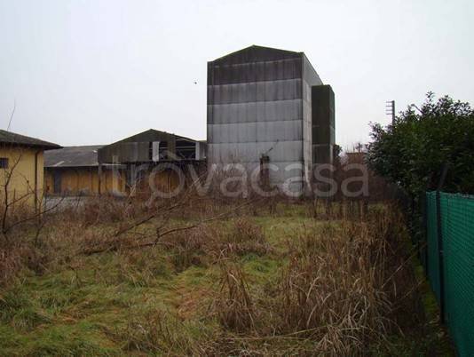 locale commerciale in vendita a Quinzano d'Oglio