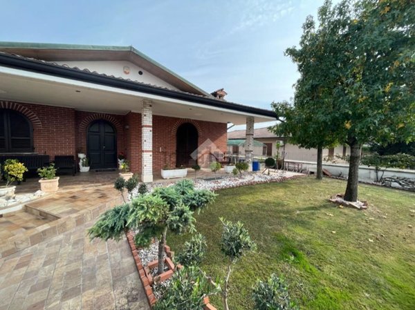 casa indipendente in vendita a Quinzano d'Oglio
