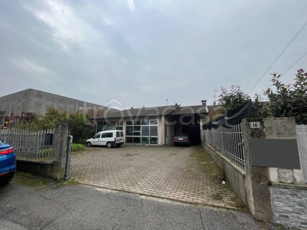 locale commerciale in vendita a Quinzano d'Oglio