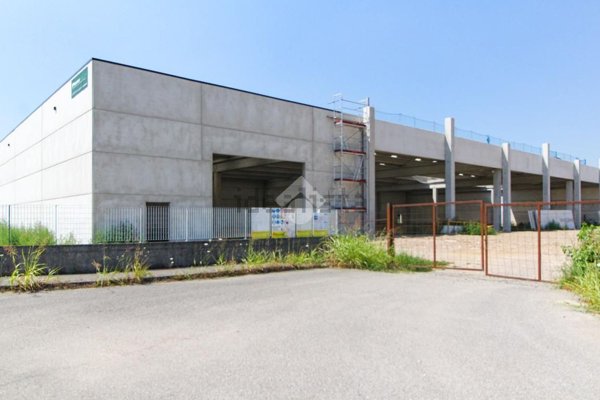 capannone in vendita a Quinzano d'Oglio