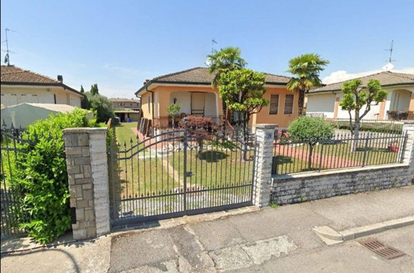 casa indipendente in vendita a Quinzano d'Oglio