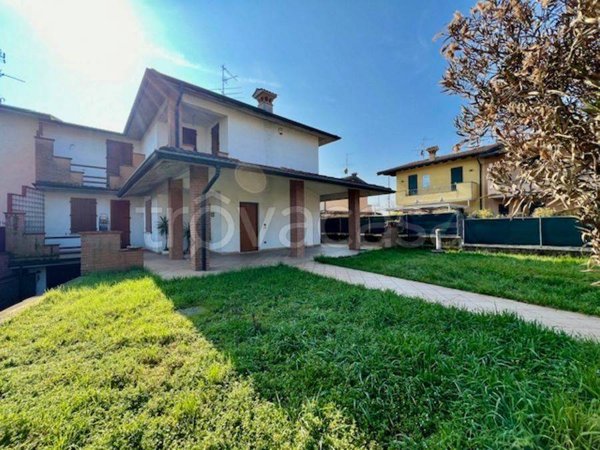 casa indipendente in vendita a Quinzano d'Oglio
