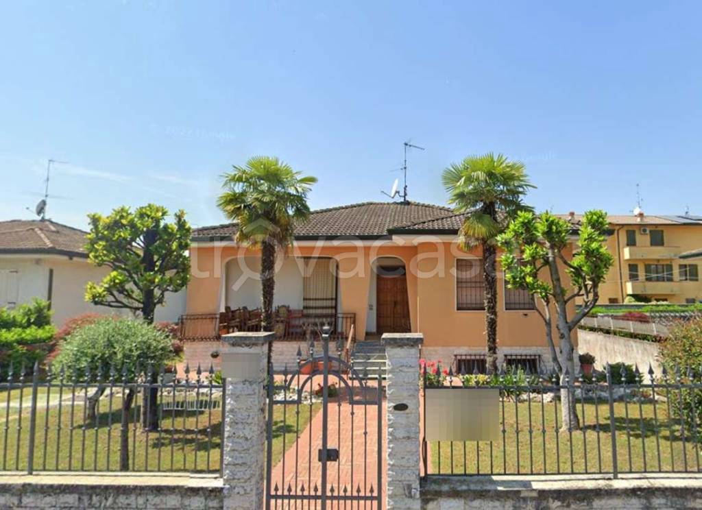 casa indipendente in vendita a Quinzano d'Oglio