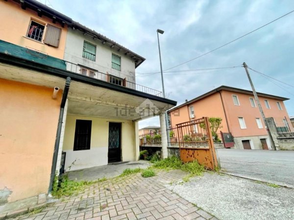 casa indipendente in vendita a Quinzano d'Oglio