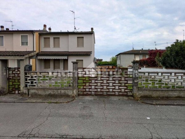 casa indipendente in vendita a Quinzano d'Oglio